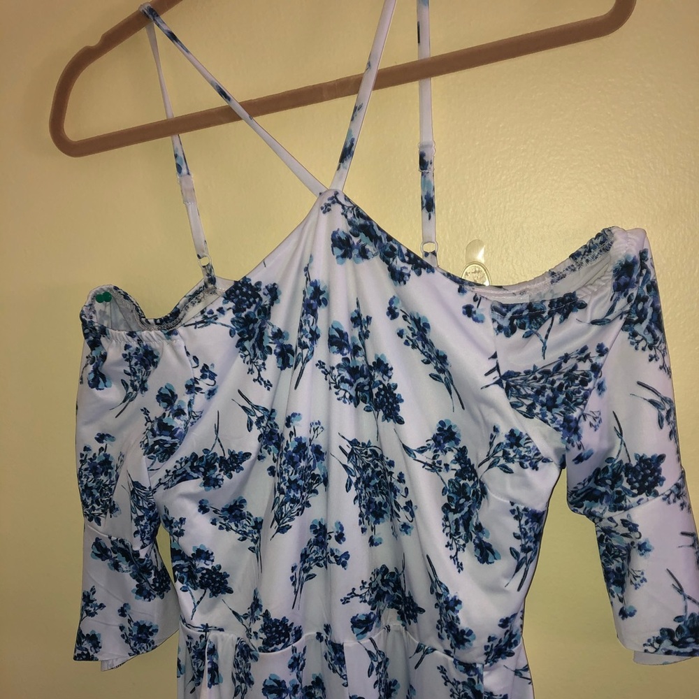 White flower pantsuit with Pockets!